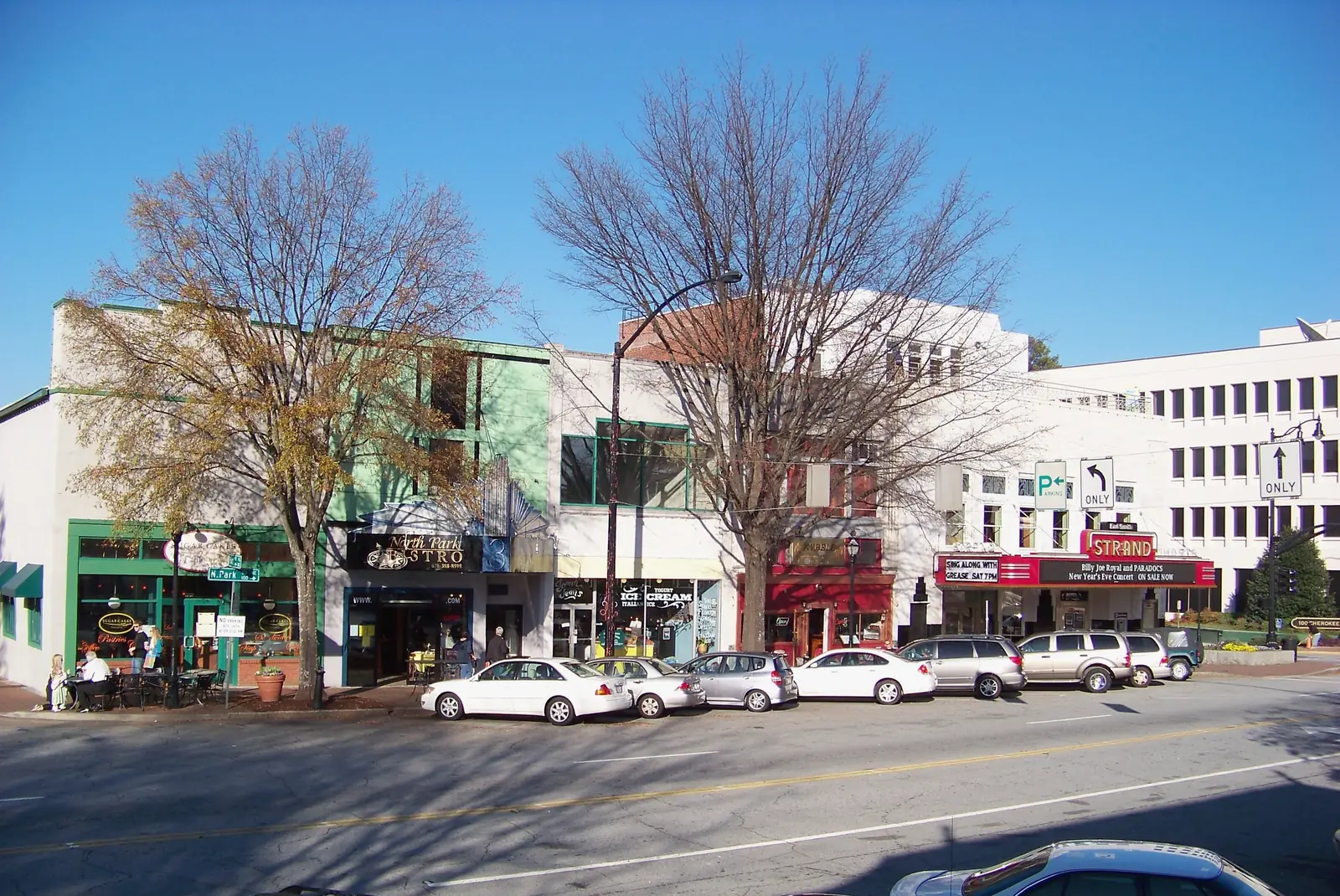 Storefronts on the north side of Marietta Square
